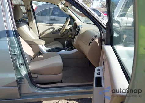 2006 Mercury Mariner Luxury/Premier z USA, uszkodzony, nr VIN 4M2YU56166DJ09255